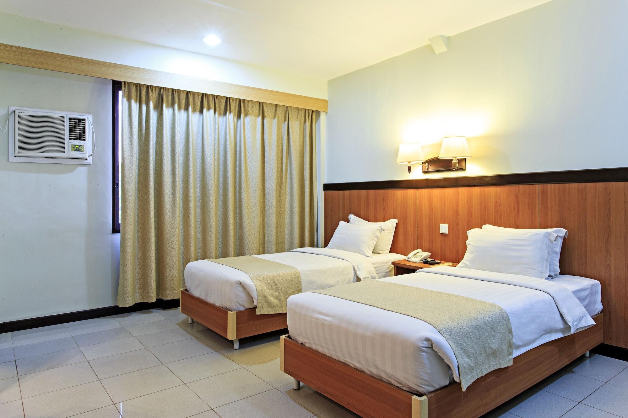The Orchard Cebu Hotel & Suites Powered By Cocotel Мандауэ Экстерьер фото