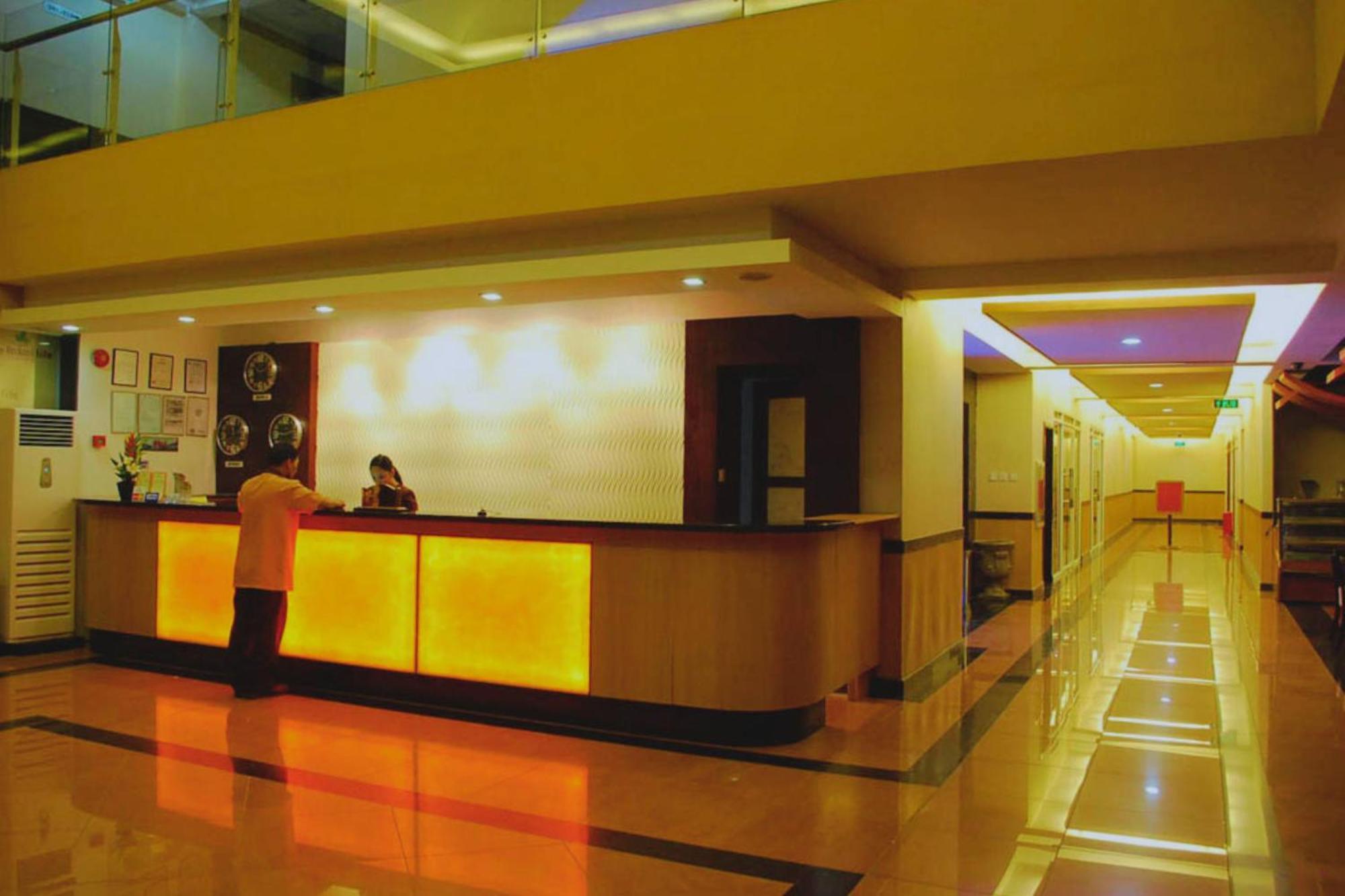 The Orchard Cebu Hotel & Suites Powered By Cocotel Мандауэ Экстерьер фото