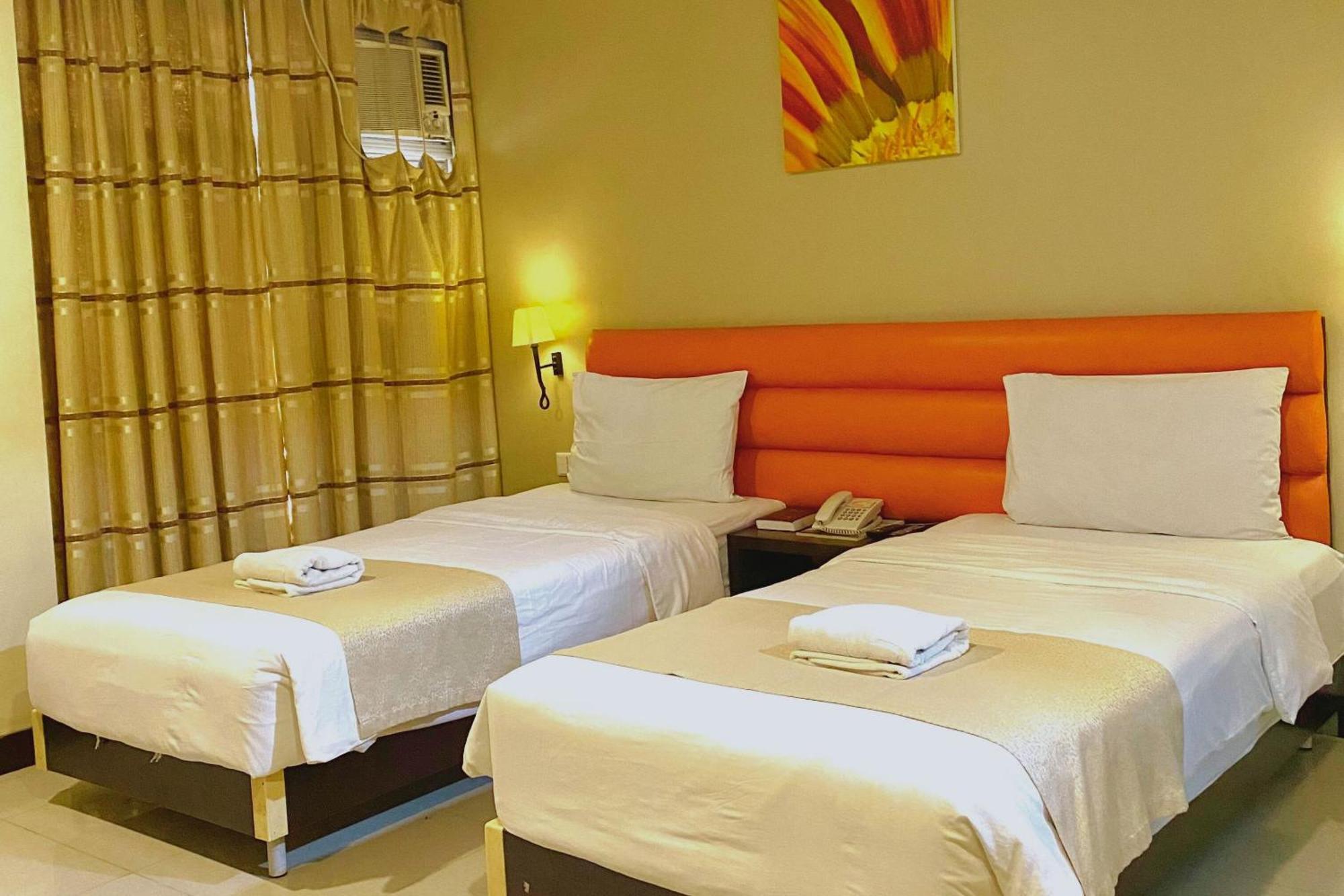 The Orchard Cebu Hotel & Suites Powered By Cocotel Мандауэ Экстерьер фото