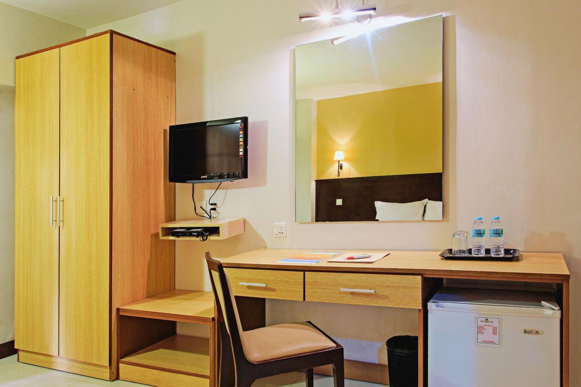 The Orchard Cebu Hotel & Suites Powered By Cocotel Мандауэ Экстерьер фото