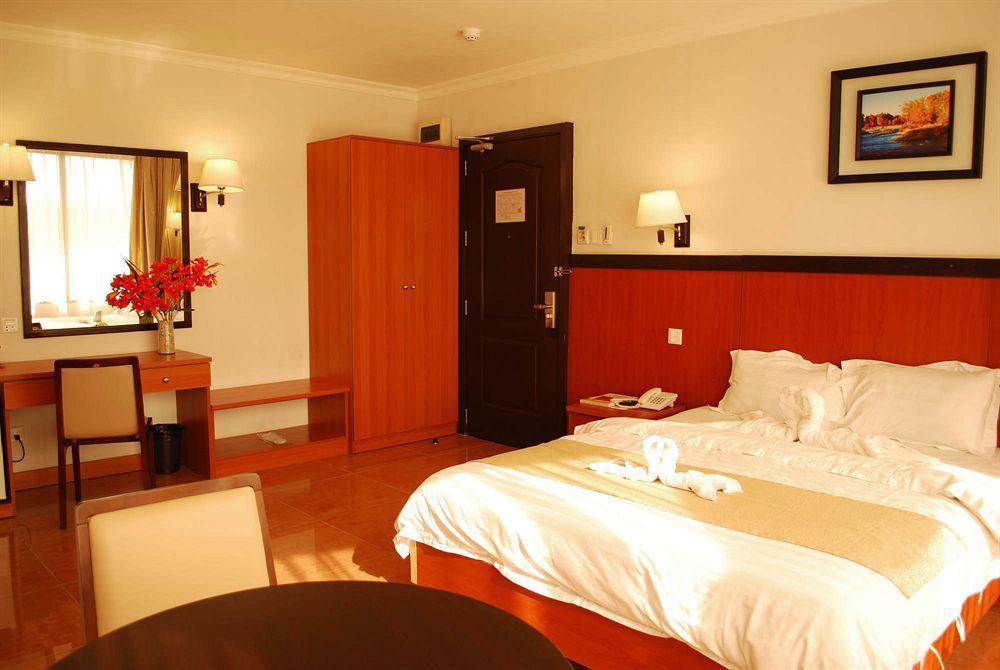 The Orchard Cebu Hotel & Suites Powered By Cocotel Мандауэ Экстерьер фото