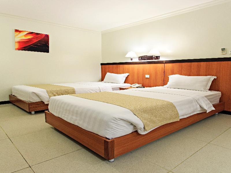 The Orchard Cebu Hotel & Suites Powered By Cocotel Мандауэ Экстерьер фото