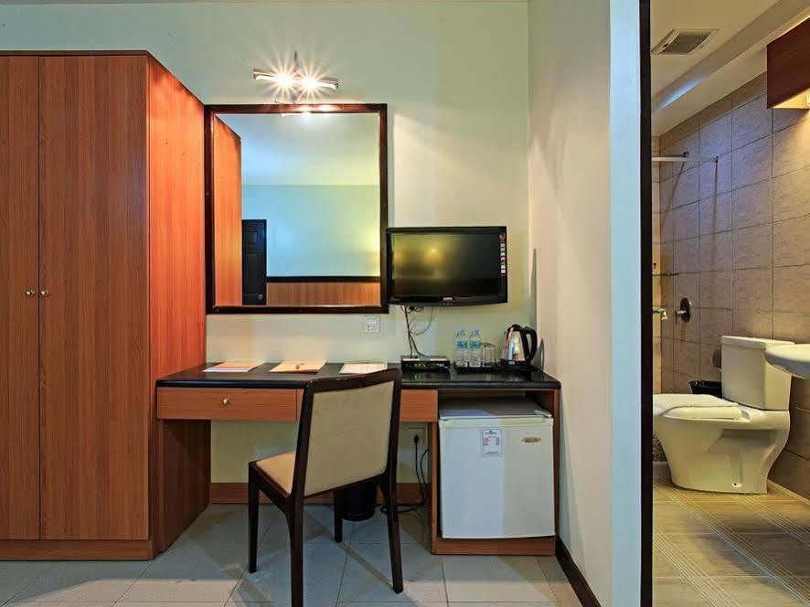 The Orchard Cebu Hotel & Suites Powered By Cocotel Мандауэ Экстерьер фото